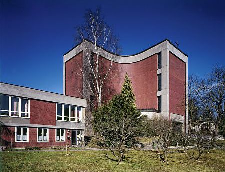 Kirche Linz - St. Leopold von aussen / Dekanatssekretariat Region Linz Kirche Linz - St. Leopold von aussen