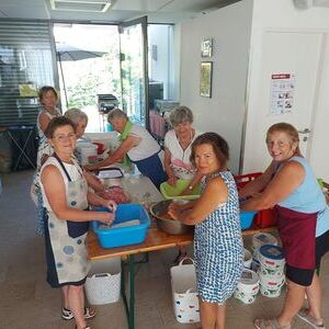Vorbereitungen der fleißigen Helferinnen