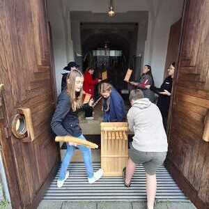 Minis ratschen am Karfreitag um 12 Uhr