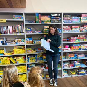 Kindergarten- und Volksschulkinder zu Besuch in der Bücherei