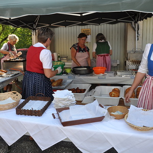 anschließend  Frühschoppen