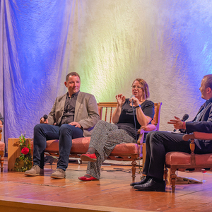 Dankefest im Pfarrsaal Pfarre Kirchdorf an der Krems, Bild vlnr: Ida Brandstätter PGR-Obmann Stellvertr., Günter Wolfinger - scheidender Pfarrverwalter, Bernadette Hackl - scheidende Pastoralassistentin, Jakob Haijes - PGR-Obmann