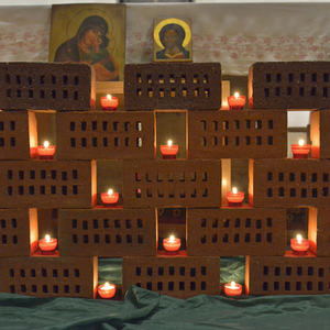 Stimmungsvoller Abendgottesdienst mit Taizé-LiedernGesänge, die Einfachheit ausstrahlen und zur Ruhe kommen lassen, das sind die Lieder der französischen Taizé-Gemeinschaft. Etwas von dieser Atmosphäre wurde bei der Sonntag-Vorabendmesse in Kirchdor