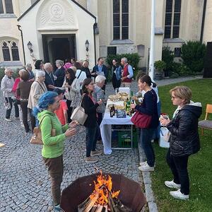 Agape bei der Feuerschale