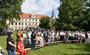 Pfarre Raum Wels: Pfarrgründungsfest im Schloss Puchberg