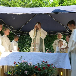 Gottesdienst mit Fruehschoppen 