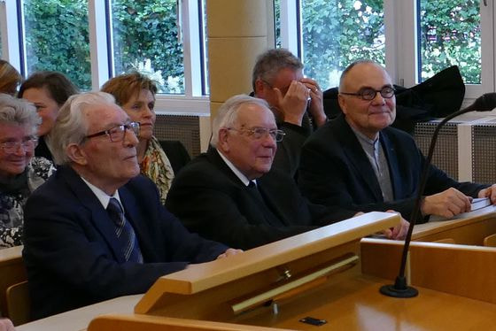 V. l.: Prof. em. Günter Rombold, Bischof em. Maximilian Aichern und Prof. em. Dr. Friedhelm Mennekes SJ