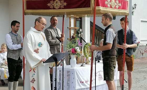 Fronleichnam unter freiem Himmel