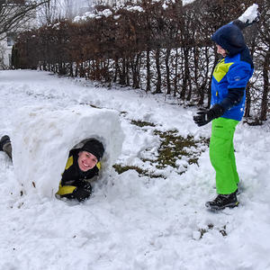 Die Jungschar Kirchdorf mit Schneespielen in der Gruppenstunde