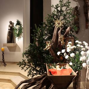 Weihnachtsschmuck in St. Quirinus