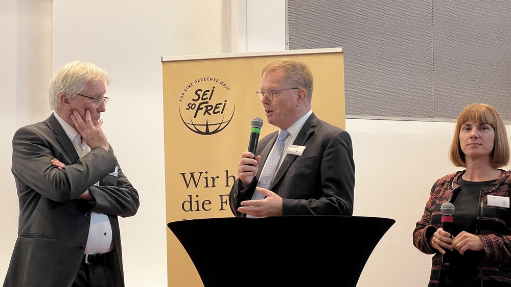 Peter Riegl beim Moderierten Gespräch mit Hans Kirchner und Magdalena Gasner