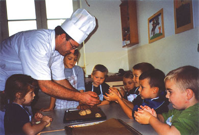 Gemeinsames Kochen im Kindergarten St. Florian am Inn