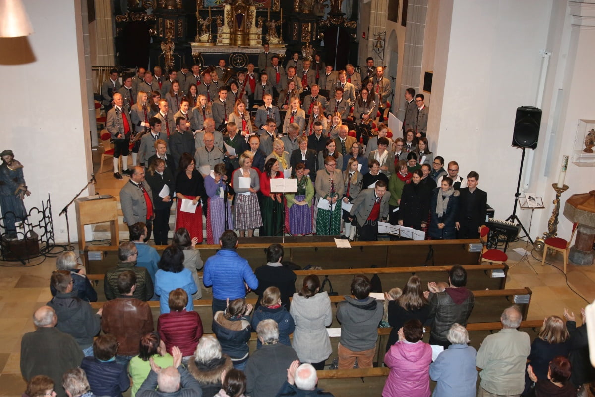 MV-Ottnang-Manning und Kirchenchor Ottnang in Concert