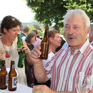 Pfarrer Hansjörg Wimmer, Kaplan Samuel Ogwudile, Frau Klara
