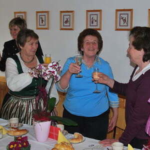 Wechsel im Leitungsteam der Goldhauben- und Kopftuchgruppe von Lacken