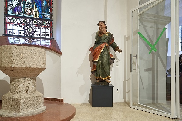 Podeste für Statuen gebaut