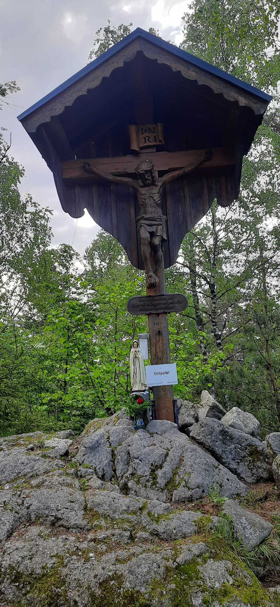 Ost Gipfel Kreuz