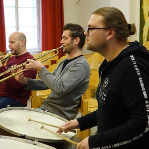 Volker Hemedinger, Thomas Schatzdorfer (Trompete), Markus Ridderbusch (Pauke)