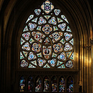 ... oder die Rosette über dem Portal!