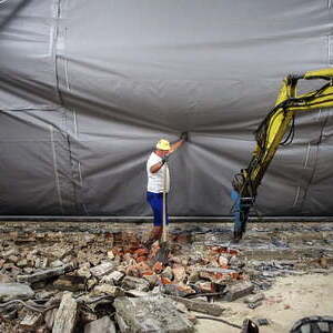 Ein Bagger im Mariendom