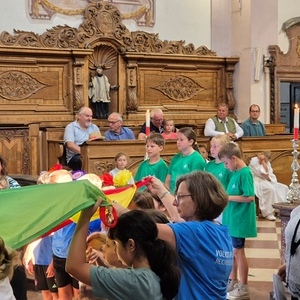 Unsere Volksschüler im Stift Reichersberg
