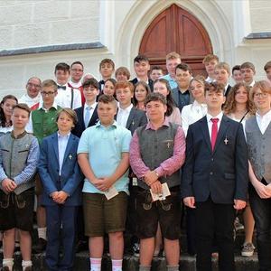 Gruppenfoto vor dem Westportal