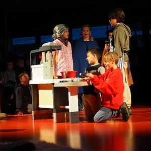 OLYMPUS DIGITAL CAMERA         