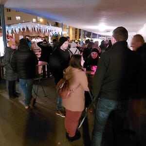 Bechern für den guten Zweck