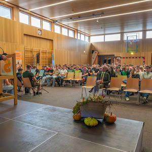 Bischof Manfred Scheuer besuchte die Landwirtschaftsschule in Schlierbach