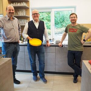 OLYMPUS DIGITAL CAMERA         