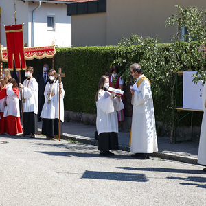 Prozession durchs Pfarrgebiet