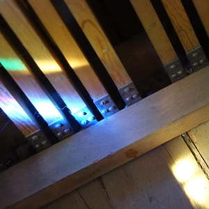 Lichtreflexe am alten Spieltisch der Johann-Nepomuk-David-Orgel