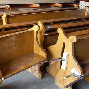 Instandsetzung der Kirchenbänke 31. Mai 2016