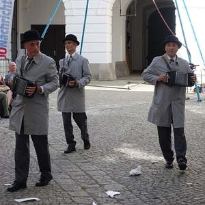 du & nichts: „Weißbrot und Magritte“