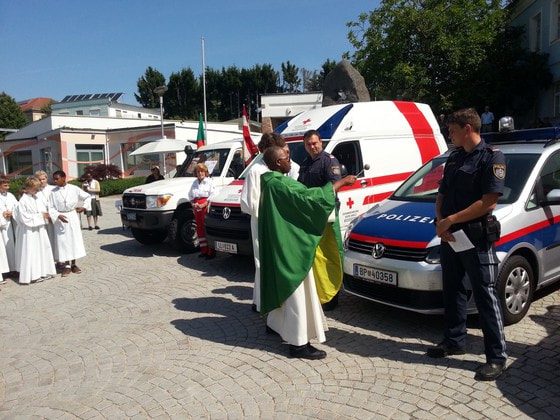 Fahrzeugsegnung Stadtpfarre Leonding. © MIVA