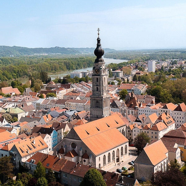 Der Braunauer Steffl im Mittelpunkt der Altstadt