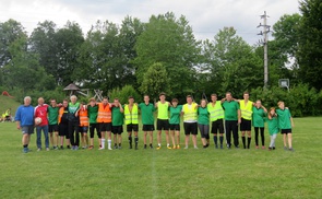        … findet das Benefizfußballturnier des FA Jugend und Jungschar statt. Immer wenn die Fußballprofis um Europa- und Weltmeistertitel kämpfen, liefern sich Kinder und Erwachsene, Burschen und Mädchen am Ottnanger Sportplatz spannende sportliche D