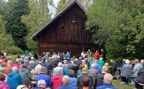 Pfarrgemeinde Zell am Pettenfirst feierte Bergmesse beim Hirtenhaus