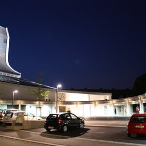 Neugestalteter Kirchenplatz 