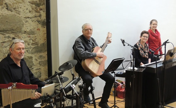 Johanna Paschinger und die Gruppe 'feelfalt'