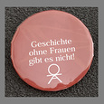 Button im Frauenarchiv Wien