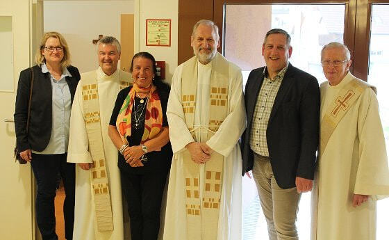 Begegnung mit Bischofsvikar Willi Vieböck im Seniorenheim Laakirchen / (c) Seniorenheim Laakirchen Begegnung mit Bischofsvikar Willi Vieböck im Seniorenheim Laakirchen