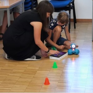 Programmieren mit dem Dash-Roboter in der Stadtbibliothek Schärding
