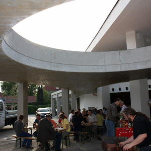 Neugestalteter Kirchenplatz 