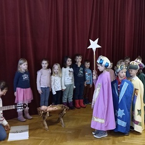 Die gesammelten Spenden beim Pfarrfrühstück kommen den besonderen Kindern unserer Pfarrgemeinde zugute.