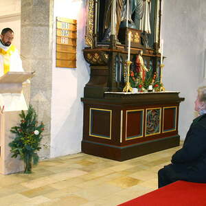 Frau Veronika Leitner