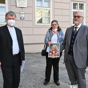 Bischof Manfred Scheuer beim Eintreffen