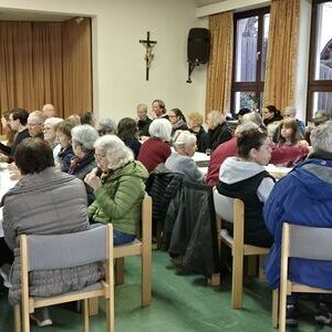Agape im Pfarrsaal