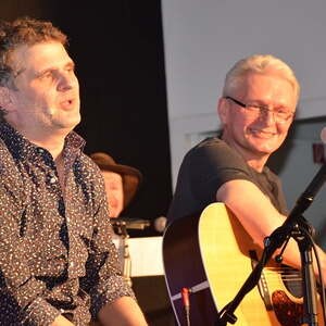  zwei restlos ausverkauften Vorstellungen vor einem begeisterten Publikum im Pfarrzentrum St. Stephanus