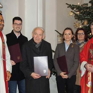 Ehrungen – Bischof Manfred verlieh den „Bischöflichen Wappenbrief“